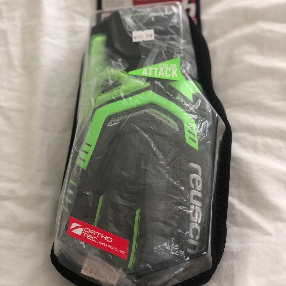 New Reusch Goalkeeper Gloves Size 9